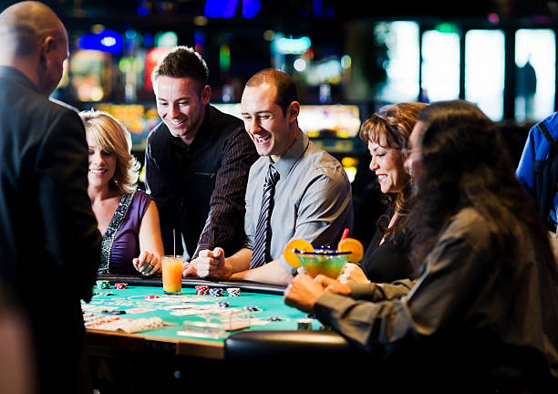 Live dealer at apigacor Lucky Twins table with card display