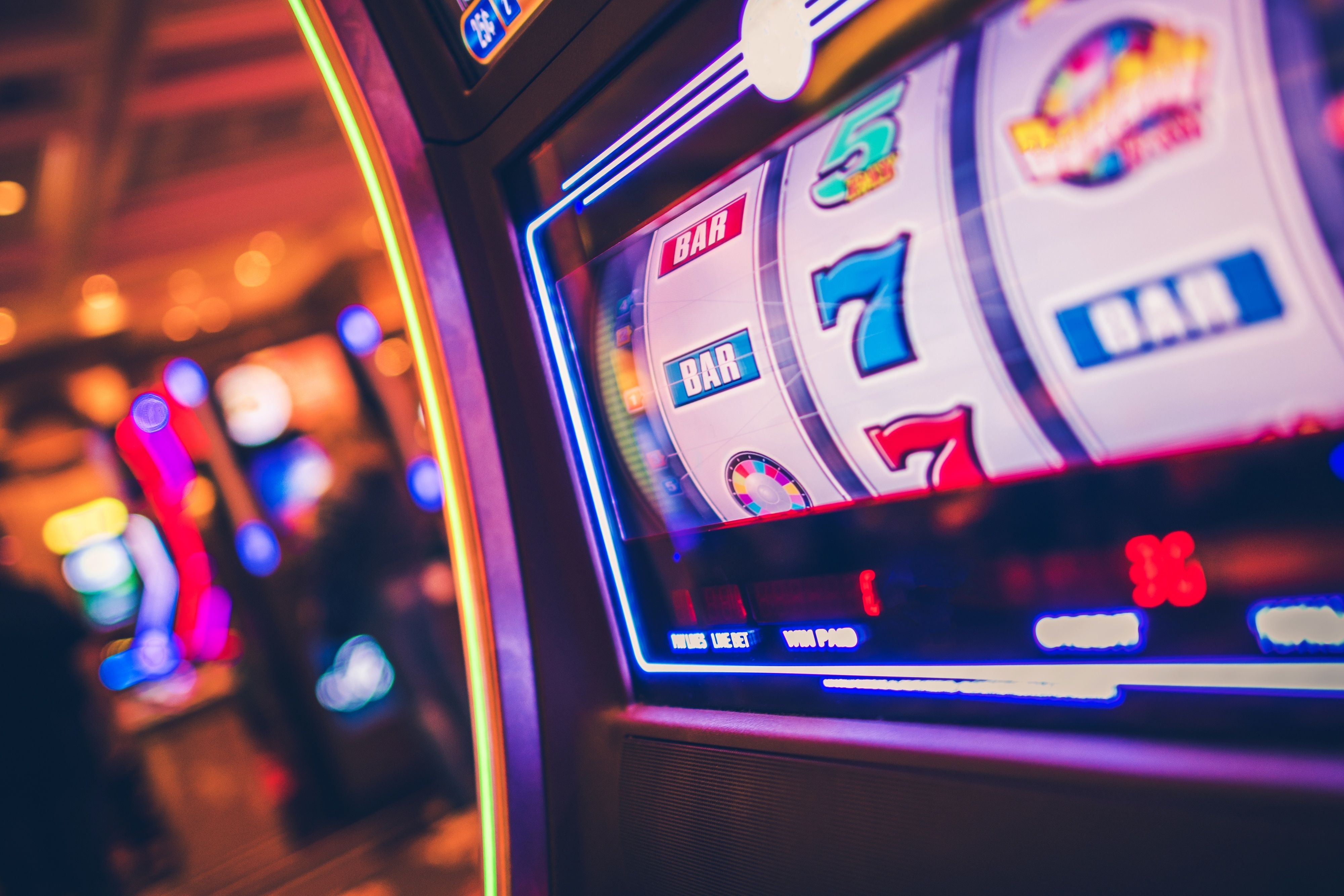 Live roulette table with dealer and HD stream